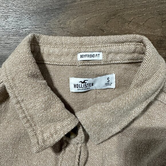 Hollister Boyfriend Fit Button Up Women's Flannel Tan Shacket Size S - Picture 3 of 3